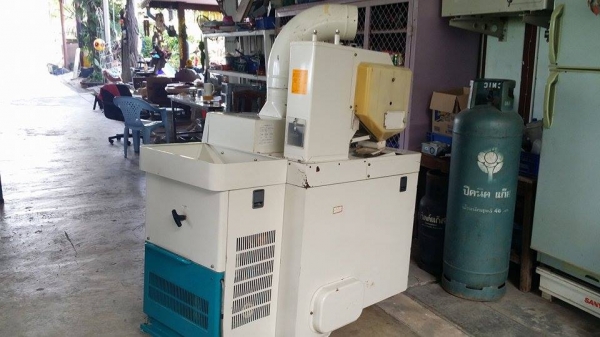 เครื่องสีข้าวกล้องเก่าญี่ปุ่น  SATAKE  GPS 350 (2) สภาพสวย เครื่องพร้อมใช้งาน  ไม่เคยใช้งานในไทย