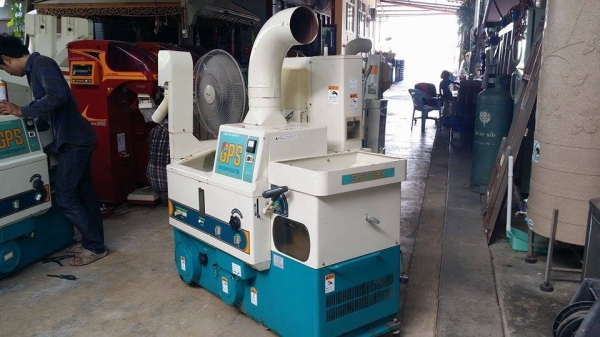 เครื่องสีข้าวกล้องเก่าญี่ปุ่น  SATAKE  รุ่น GPS 350BX สภาพสวย เครื่องพร้อมใช้งาน  ไม่เคยใช้งานในไทย