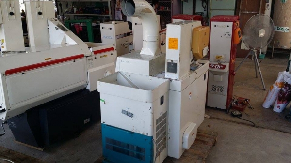 เครื่องสีข้าวกล้องเก่าญี่ปุ่น  SATAKE  รุ่น GPS 350  (1) สภาพสวย เครื่องพร้อมใช้งาน  ไม่เคยใช้งานในไทย