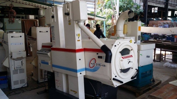 เครื่องสีข้าวกล้องเก่าญี่ปุ่น YANMAR  รุ่น RSH300A สภาพสวย เครื่องพร้อมใช้งาน  ไม่เคยใช้งานในไทย