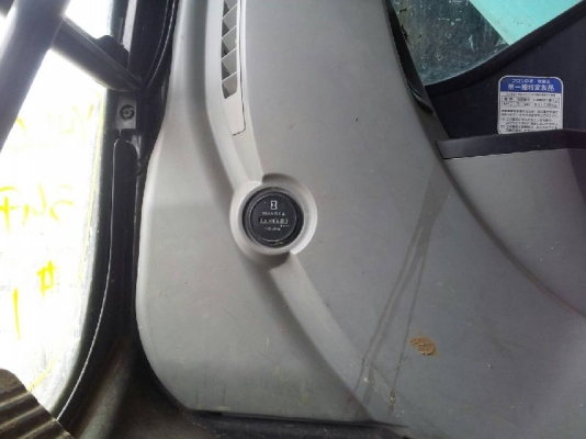 SK200-8 # YN11-48620 : รถขุด โกเบ นำเข้าจากญี่ปุ่นค่ะ T. กุ้ง:0813062283