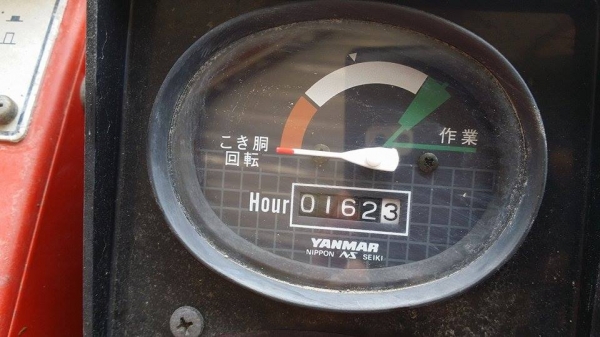 รถเกี่ยวข้าวพร้อมนวดข้าวในตัว แบบนั่งขับ เก่าญี่ปุ่น YANMAR CA8 สภาพสวย เครื่องยนต์ติดง่ายพร้อมใช้งาน ไม่เคยใช้งานในไทย