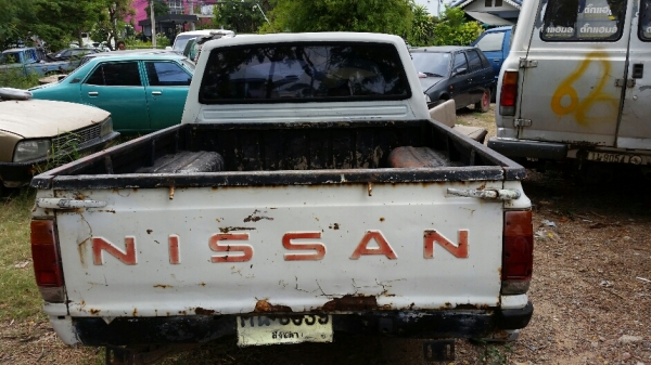 ดัสสัน 720 เครื่อง j16 4ประตู ทะเบียนขาด ก.ย.57 พร้อมโอน ขับได้ ขาย 37,000