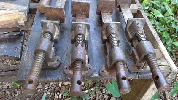 ปากกาอัดไม้รุ่นเก่า  คู่ละ 1500