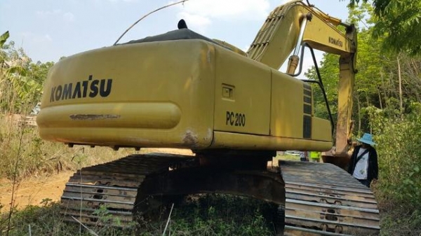 ขายKOMATSU   200-6   ปั้มดี เอวแน่น แอร์เย็น  ทะเบียนพร้อมโอน