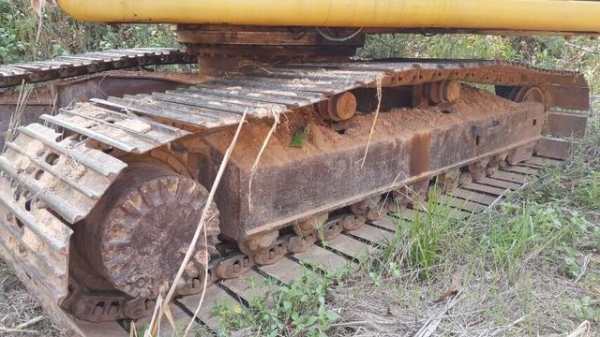 ขายKOMATSU   200-6   ปั้มดี เอวแน่น แอร์เย็น  ทะเบียนพร้อมโอน