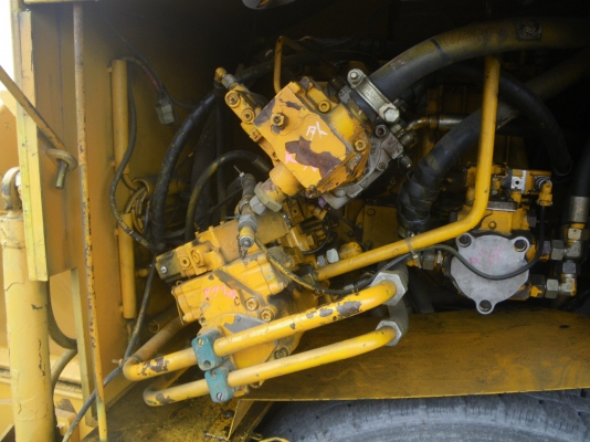 DEMAG DF130P ปี1996 5091ชม. ปูกว้าง8เมตร เครื่อง Deutz BF6L913CT หากรอของได้ 30-45 วัน ติดต่อคุยกันครับ DEMAG DF130P ปี1996 5091ชม. ปูกว้าง8เมตร เครื่อง Deutz BF6L913CT หากรอของได้ 30-45 วัน ติดต่อคุยกันครับ