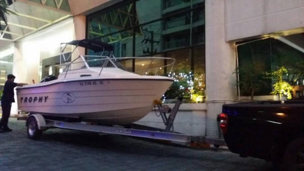 ขายเรือไฟเบอร์ตกปลา Bayliner Trophy