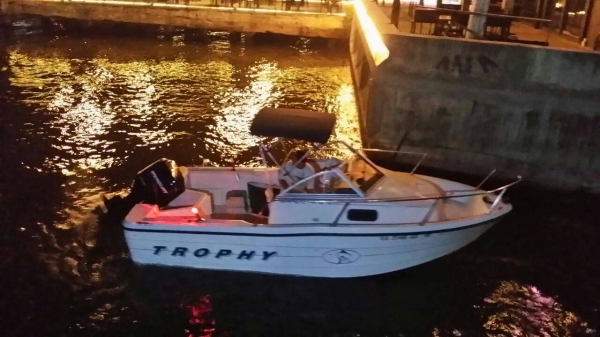 ขายเรือไฟเบอร์ตกปลา Bayliner Trophy