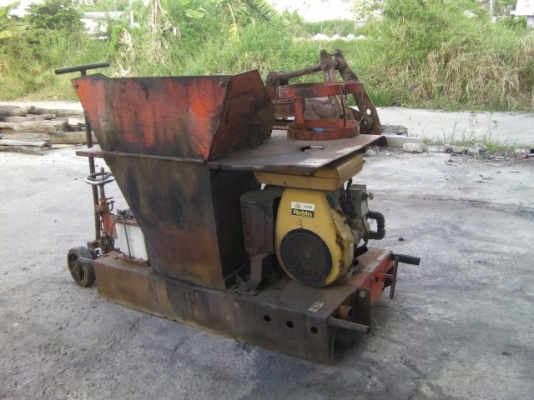 เครื่องปูนยางสำหรับทำลูกระนาดเครื่องเบนซินสตาร์กุญแจ ราคา35,000บาท ป้อนยางอัตโนมัติ ประหยัดแรงงาน