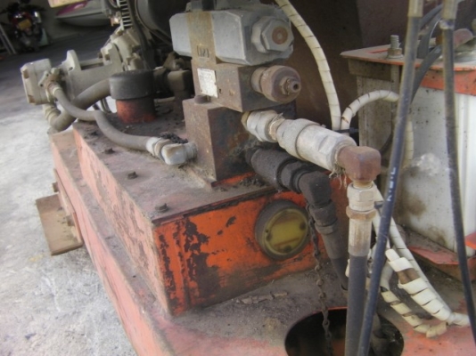 เครื่องปูนยางสำหรับทำลูกระนาดเครื่องเบนซินสตาร์กุญแจ ราคา35,000บาท ป้อนยางอัตโนมัติ ประหยัดแรงงาน