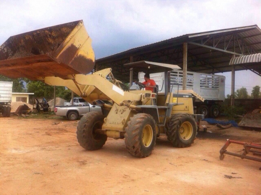 ขายรถตัก komatsu WA100-3 รถสวยเดิมๆ พร้อมใช้งาน
