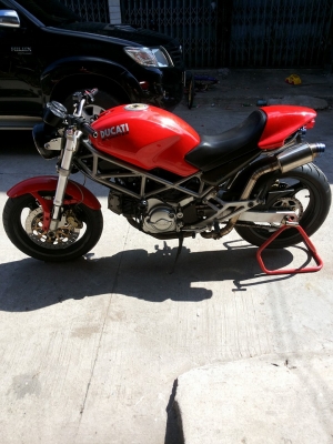 ขายคับ ducati m400 อินวอย สรรพสามิต รถปี2003 ดิสหน้าคู่ จ่ายน้ำมันด้วยระบบหัวฉีด สีเลี่ยมกริ๊บ เครื่องจบคับ เปิดราคา 82000 สนใจต่อรองได้คับ 0903120561 Line:nooksh. อยู่ฉะเชิงเทราคับ.