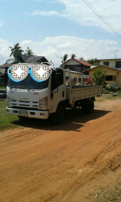 หกล้อ อีซูซุ NPR150 ปี53 รถใช้งานน้อยวิ่ง 90,000.กม.สภาพดีเดิมๆสวยกริบทั้งคัน เอกสารทะเบียนพร้อมโอน ราคา 769,000บ ราคาต่อรองได้" มอส "จัดให้เด้อ