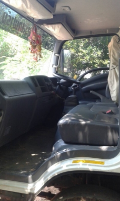 หกล้อ อีซูซุ NPR150 ปี53 รถใช้งานน้อยวิ่ง 90,000.กม.สภาพดีเดิมๆสวยกริบทั้งคัน เอกสารทะเบียนพร้อมโอน ราคา 769,000บ ราคาต่อรองได้" มอส "จัดให้เด้อ