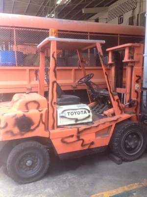 ขายรถฟอร์คลิฟต์โตโยต้า ขนาด 4 ตัน