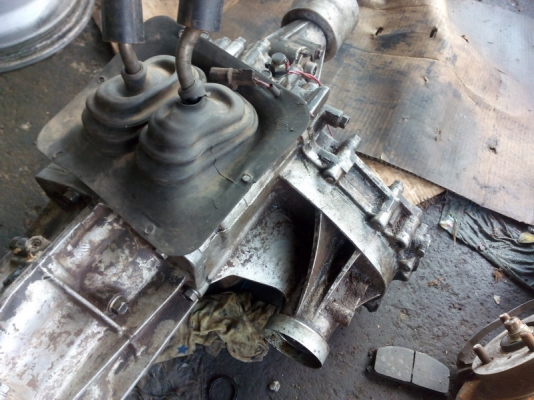 ขาย เกียร์โฟวิล มิตซู  ไม่หลุดไม่หลวม  เกียร์ใช้งานปรกติ