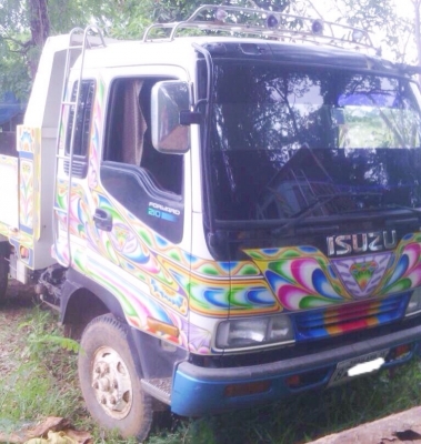 ISUZU DECA 195 HP 6HE1 หกล้อดั๊มพ์ กระบัดั๊มพ์เหล็ก 5 ตันความยาว 3.60 เมตรสภาพสวยพร้อมบรรทุกได้เลยครับ เครื่องยนต์แรงดีไม่มีเยิ้ม หัวเก๋งแล็ปลายสวยๆภายในเก๋งคอนโซลสวยครบ แอร์เย็น พวงมาลัยเพาเวอร์ ระบบเบรคทริ๊ปฟี้ครบครัน ช่วงล่างแน่นดีคัชซีไม่มีบวม ยาง 8.2 ISUZU DECA 195 HP 6HE1 หกล้อดั๊มพ์ กระบัดั๊มพ์เหล็ก 5 ตันความยาว 3.60 เมตรสภาพสวยพร้อมบรรทุกได้เลยครับ เครื่องยนต์แรงดีไม่มีเยิ้ม หัวเก๋งแล็ปลายสวยๆภายในเก๋งคอนโซลสวยครบ แอร์เย็น พวงมาลัยเพาเวอร์ ระบบเบรคทริ๊ปฟี้ครบครัน ช่วงล่างแน่นดีคัชซีไม่มีบวม ยาง 8.2