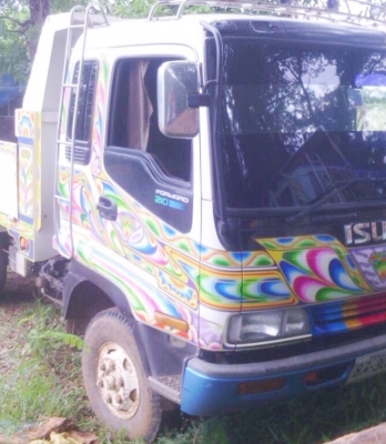 ISUZU DECA 195 HP 6HE1 หกล้อดั๊มพ์ กระบัดั๊มพ์เหล็ก 5 ตันความยาว 3.60 เมตรสภาพสวยพร้อมบรรทุกได้เลยครับ เครื่องยนต์แรงดีไม่มีเยิ้ม หัวเก๋งแล็ปลายสวยๆภายในเก๋งคอนโซลสวยครบ แอร์เย็น พวงมาลัยเพาเวอร์ ระบบเบรคทริ๊ปฟี้ครบครัน ช่วงล่างแน่นดีคัชซีไม่มีบวม ยาง 8.2
