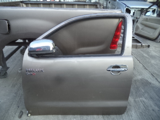 ประตูวีโก้อะไหล่ครบ แท้ ๆ สภาพสวย