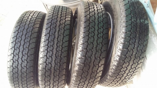 ขายล้อแม็กป้ายแดง np300 navara 16" ยางปี14 สนใจติดต่อเล็กคลองสามครับ 081-3747940