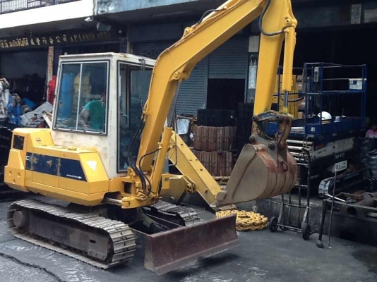 SALE___รถขุด แบคโฮ KOMATSU PC30-6 เก่านอกญี่ปุ่น มาพร้อมโซ่เหล็กและตู้เก๋ง สภาพสวย พร้อมใช้งาน