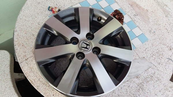 ขายล้อแม็ก honda freed 15" สนใจติดต่อเล็กคลองสามครับ 081-3747940 ขายล้อแม็ก honda freed 15" สนใจติดต่อเล็กคลองสามครับ 081-3747940