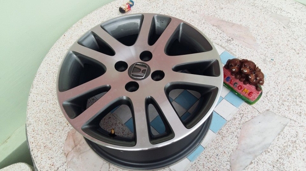 ขายล้อแม็ก civic dimension 15"×6" สนใจติดต่อเล็กคลองสามครับ 081-3747940 ขายล้อแม็ก civic dimension 15"×6" สนใจติดต่อเล็กคลองสามครับ 081-3747940