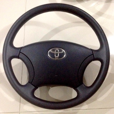 พวงมาลัยของใหม่ TOYOTA 4 ก้าน สีดำเดิมโรงงาน ตจวส่งได้ครับ พวงมาลัยของใหม่ TOYOTA 4 ก้าน สีดำเดิมโรงงาน ตจวส่งได้ครับ