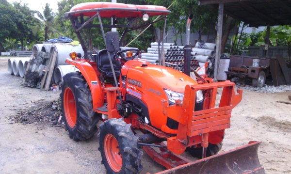 ขายรถไถคูโบต้า 36 แรง พร้อมอุปกรณ์ 2 อย่าง ใบดัน หาง 5