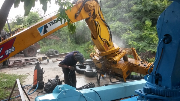 ขายเครน4ตัน อุปกรณ์ครบครับ 2ชัก 3ปลอก ใช้งานได้เลยครับไม่ต้องซื้ออะไรเพิ่ม เพิ่งยกลงขาย 95000 บาทเท่านั้น