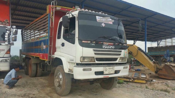 10 ล้อดั้ม 320 แรง FXZ23NZHF2 4-7002832 ปี 2550 แม็คโลด รถสวยดี ขาย 1700000