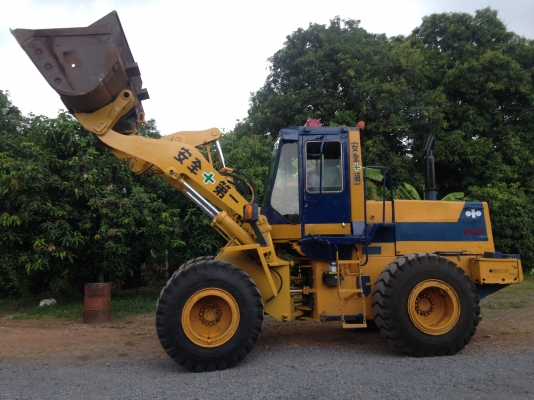ขายรถตัก Komatsu WA 320-1 รถนอกนำเข้า ยังไม่เคยใช้งานในเมืองไทย สภาพสวย พร้อมใช้ ราคาถูกมากๆ  081-9485494