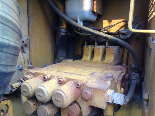 ขายรถตัก Komatsu WA 320-1 รถนอกนำเข้า ยังไม่เคยใช้งานในเมืองไทย สภาพสวย พร้อมใช้ ราคาถูกมากๆ  081-9485494