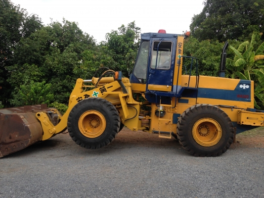 ขายรถตัก Komatsu WA 320-1 รถนอกนำเข้า ยังไม่เคยใช้งานในเมืองไทย สภาพสวย พร้อมใช้ ราคาถูกมากๆ  081-9485494