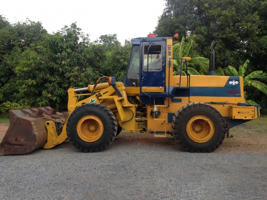 ขายรถตัก Komatsu WA 320-1 รถนอกนำเข้า ยังไม่เคยใช้งานในเมืองไทย สภาพสวย พร้อมใช้ ราคาถูกมากๆ  081-9485494