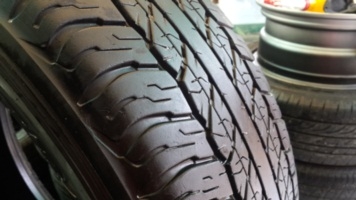 ขายยาง265/65/17 ยาง DUNLOP GARNDTRER  ปี 13  ( 1ชุด )