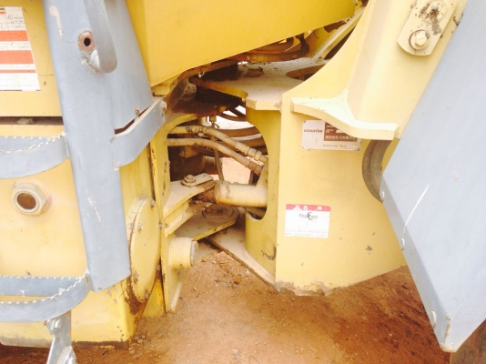 ขายด่วนรถตักนําเข้าKOMATSU-WA-100-3Eเอวอ่อนรถเดิมใช้งาน