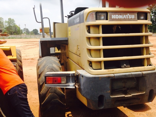 ขายด่วนรถตักนําเข้าKOMATSU-WA-100-3Eเอวอ่อนรถเดิมใช้งาน