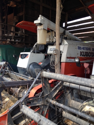 รถเกี่ยวข้าว Kubota dc-95gm รถใหม่ใช้งานน้อยแฟนอยู่ต่างประเทศ 8 แสน