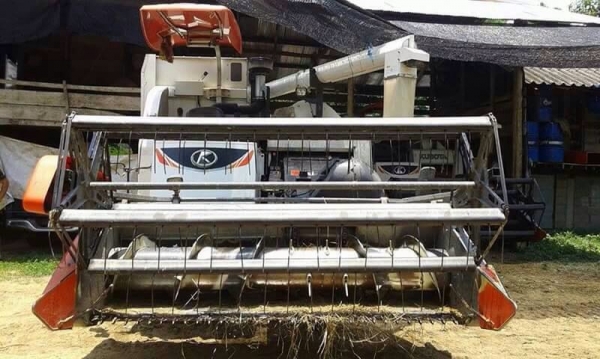 รถเกี่ยวข้าว Kubota dc-95gm รถใหม่ใช้งานน้อยแฟนอยู่ต่างประเทศ 8 แสน รถเกี่ยวข้าว Kubota dc-95gm รถใหม่ใช้งานน้อยแฟนอยู่ต่างประเทศ 8 แสน