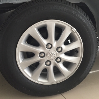 แม็กพร้อมยาง toyota innova รุ่น top ป้ายแดง