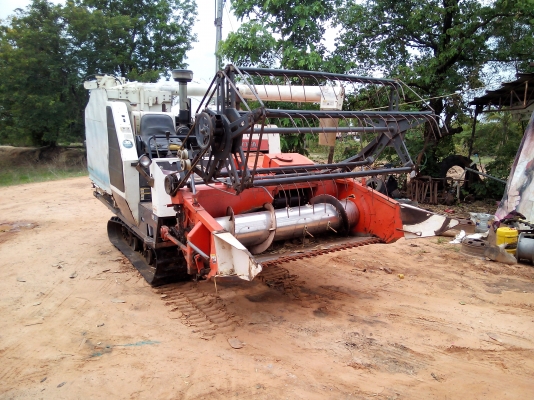 รถเกี่ยวคูโบต้า68