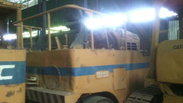 รถบดล้อยาง11ล้อ..เล่มทะเบียนพร้อม รถสภาพดีพร้อมใช้..