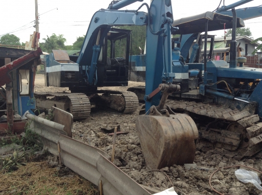 ขายKOMATSU 10HT สภาพสวย พร้อมใช้งาน เครื่องดี ช่วงล่างดี ใบเเทร็กเต็ม ราคาต่อรองได้