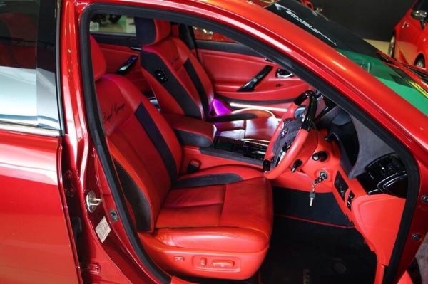 ขาย TOYOTA CAMRY 2.0G ปี 2010 ตัวท็อปสุด แต่ง VIP ของแต่งกว่าล้าน ออกงานโชว์ได้เลย สุดประเทศ ตัวรถสีแดงเกร็ด ชุดแต่งรอบคัน กันชนหน้าหลังสเกริต์ข้าง ไฟท้ายLED กระจกข้าง benz ล้อ SSR แท้ตัวลิมิเต็ล ขอบ 20 ยางใหม่หมด เบรค brembo หน้า 8 pot หลัง 4 pot เครื่อง