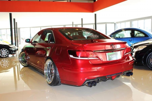 ขาย TOYOTA CAMRY 2.0G ปี 2010 ตัวท็อปสุด แต่ง VIP ของแต่งกว่าล้าน ออกงานโชว์ได้เลย สุดประเทศ ตัวรถสีแดงเกร็ด ชุดแต่งรอบคัน กันชนหน้าหลังสเกริต์ข้าง ไฟท้ายLED กระจกข้าง benz ล้อ SSR แท้ตัวลิมิเต็ล ขอบ 20 ยางใหม่หมด เบรค brembo หน้า 8 pot หลัง 4 pot เครื่อง