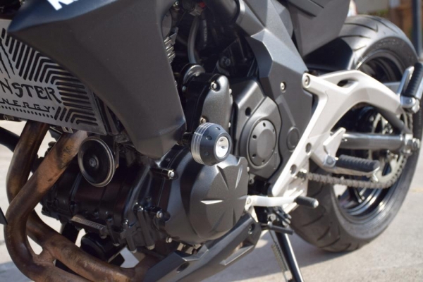 ขาย Kawazaki Er-6n สีดำ ปี 2013 สภาพสวย ๆ ราคา เบา ๆ ขาย Kawazaki Er-6n สีดำ ปี 2013 สภาพสวย ๆ ราคา เบา ๆ