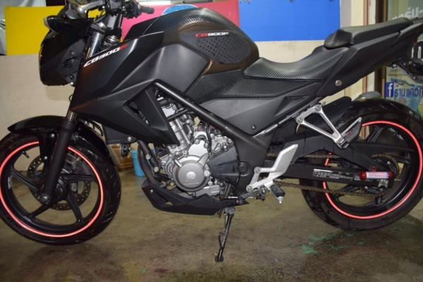 ขาย Honda Cb 300 F สีดำปี 57 รถ 9 เดือน สภาพสวย เดิม ๆ