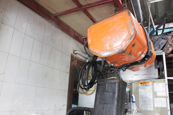 ขายรอกโซ่(ไฟฟ้า) hitachi ขนาด 2 ตัน